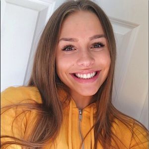 Meet your Posher, Lena